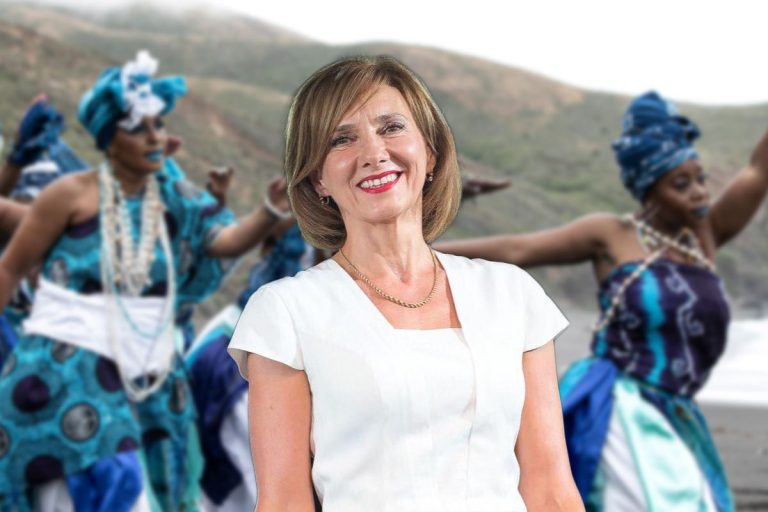 Ipostază rară cu Carmen Iohannis. Cum a fost surprinsă dansând pe ritmuri africane în Kenya VIDEO