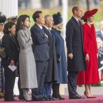 Kate Middleton, apariție de senzație într-o ținută care a lăsat la vedere mai mult decât de obicei. A atras toate privirile în această rochie roșie FOTO
