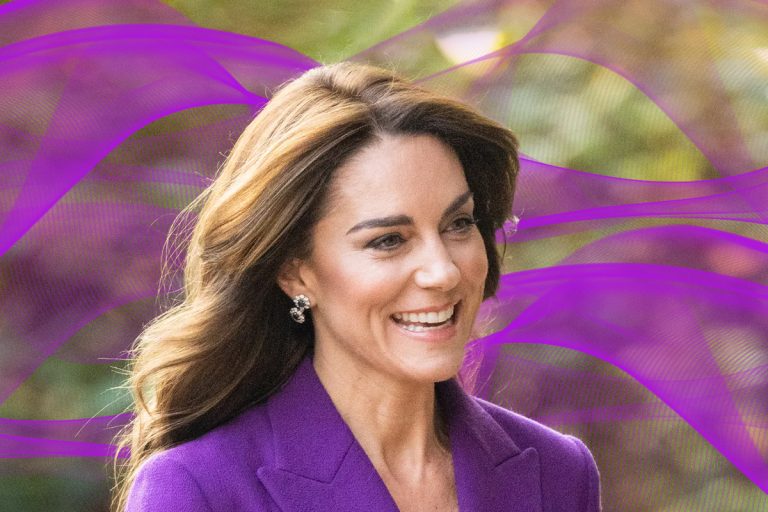 Kate Middleton, ravisantă într-un costum violet. Apariția care a atras toate privirile, soția prințului William a strălucit în această ținută