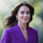Kate Middleton, ravisantă într-un costum violet. Apariția care a atras toate privirile, soția prințului William a strălucit în această ținută
