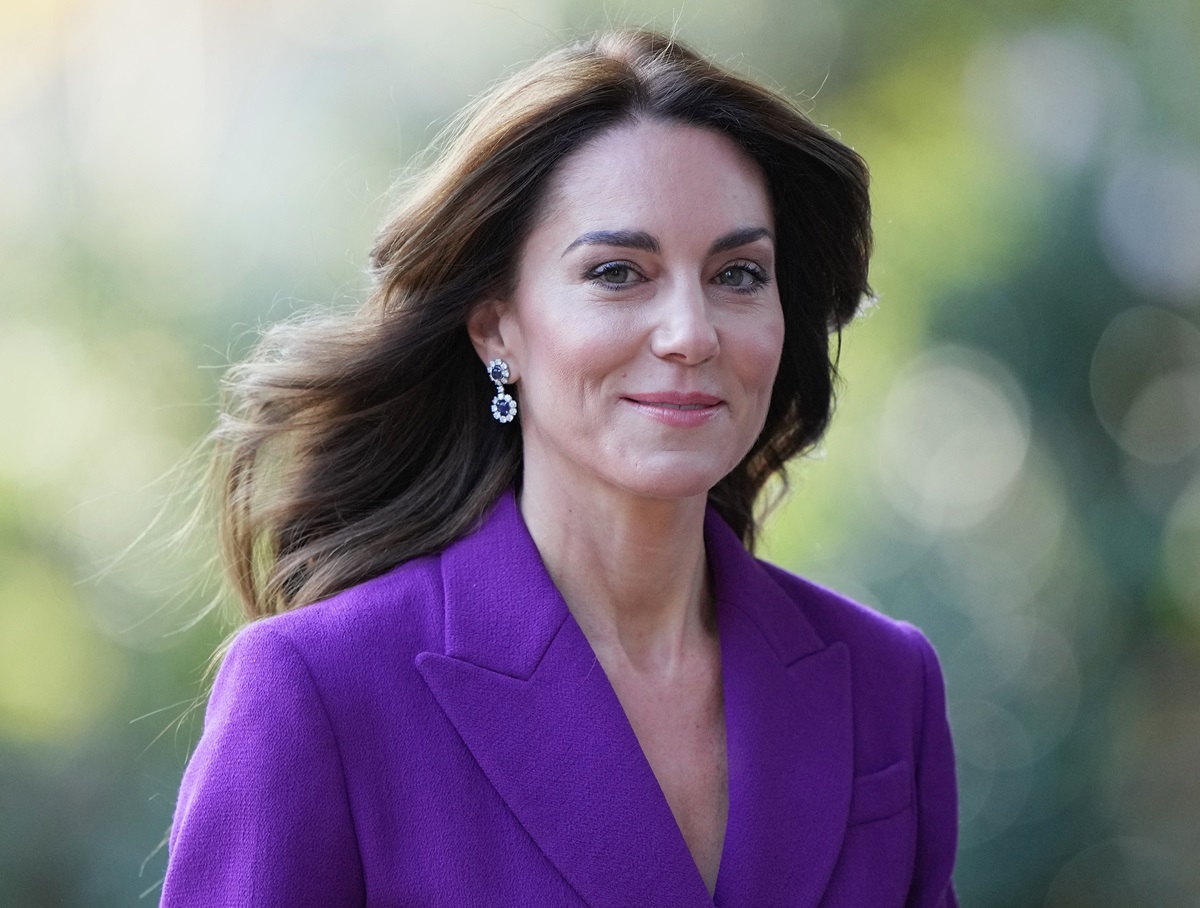 Kate Middleton, ravisantă într-un costum violet. Apariția care a atras toate privirile, soția prințului William a strălucit în această ținută
