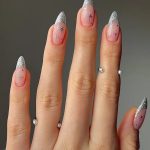 Modele de unghii de Crăciun 2023 
