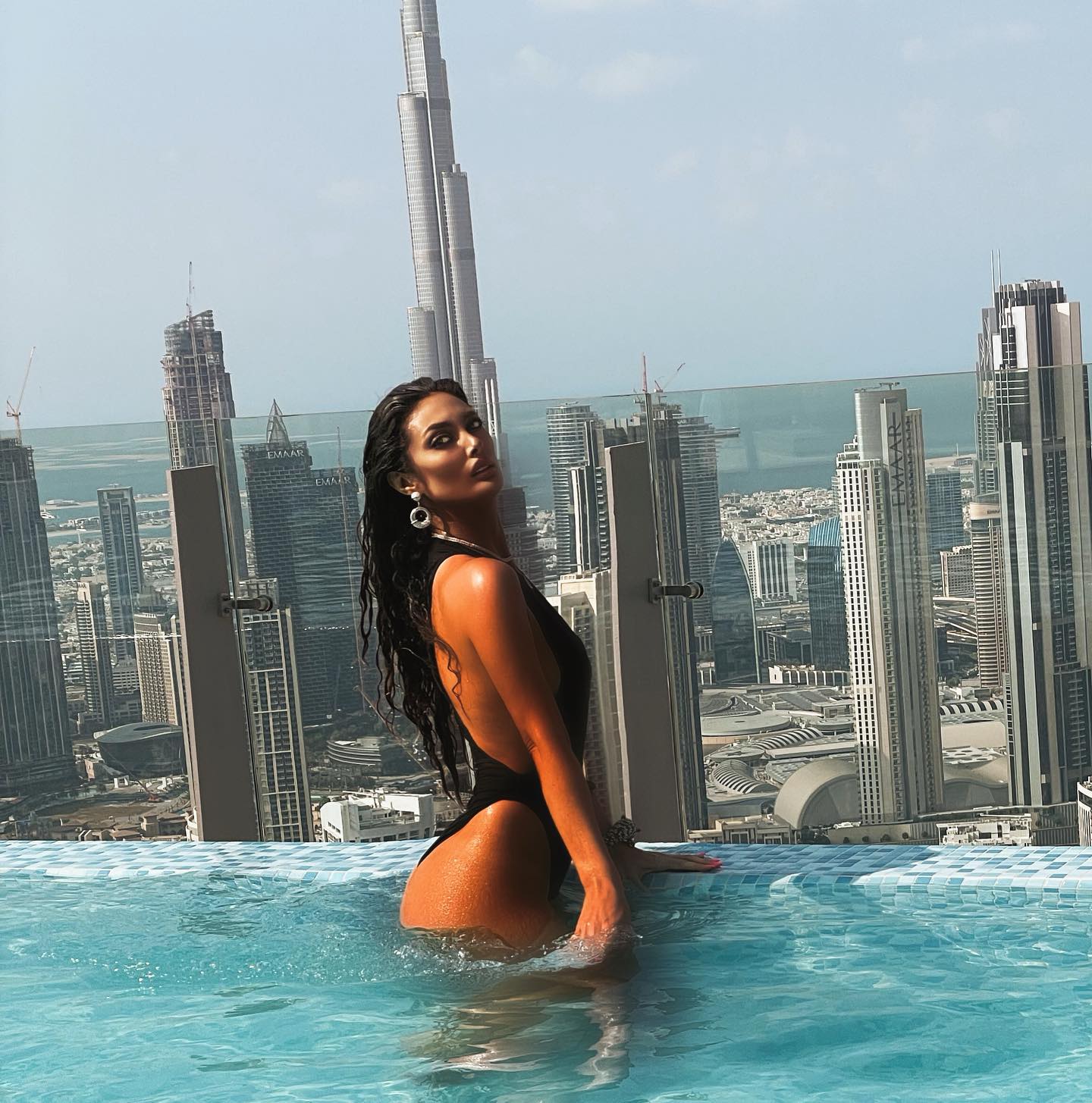 O mai tii minte pe Claudia Pavel de la trupa Candy S-a transformat intr-o adevarata bomba, ce meserie are acum