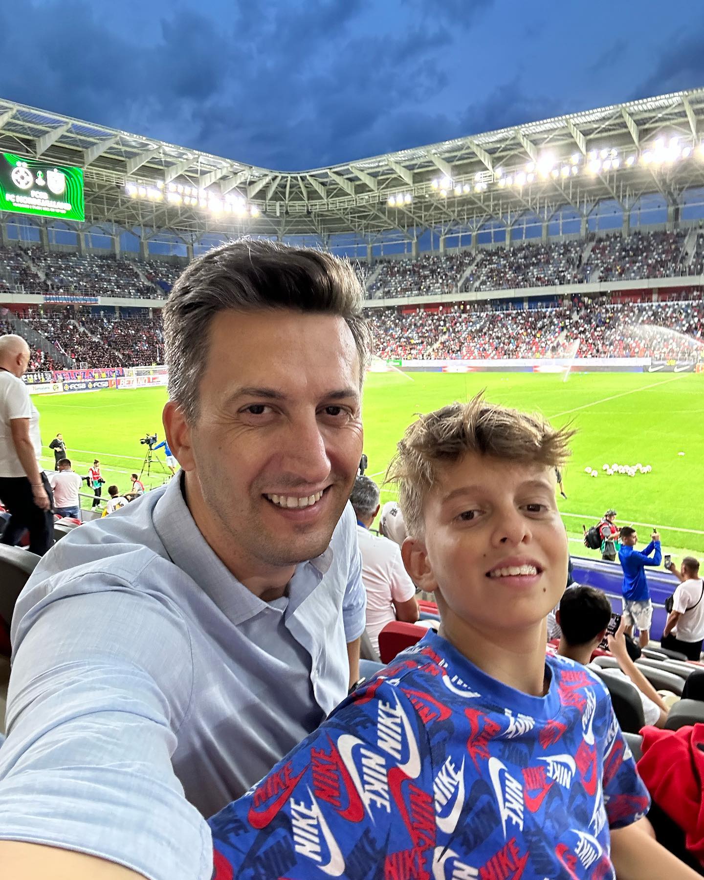 Pe Cosmin Stan îl știe toată lumea de la Pro TV, însă uite ce familie frumoasă are. Cine este, de fapt, soția prezentatorului