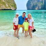 Pe Cosmin Stan îl știe toată lumea de la Pro TV, însă uite ce familie frumoasă are. Cine este, de fapt, soția prezentatorului