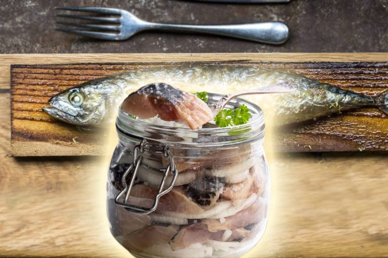 Rețeta pentru cel mai bun macrou marinat la borcan. Trucul gospodinelor ca să reziste toată iarna