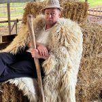 Alin Panc și Văru Săndel recunosc că își dau roluri în filmele produse de ei ca să facă economie la buget