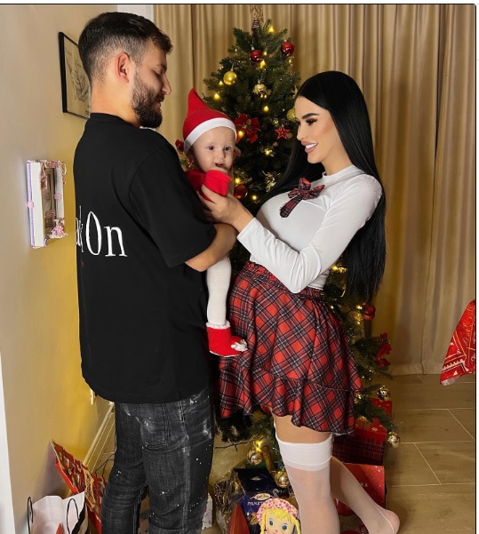 Daniela Crudu și iubitul, poză de familie