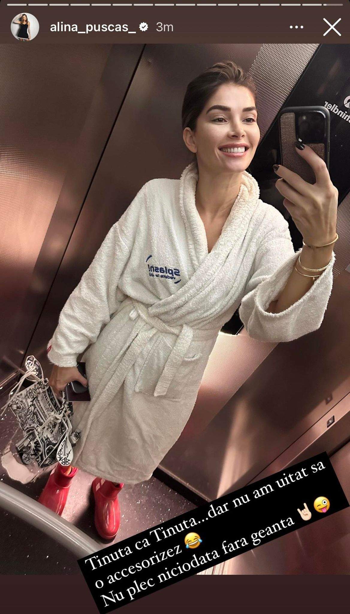 Alina Pușcaș, extravaganță maximă înainte de sărbători. Cum a ieșit îmbrăcată din casă