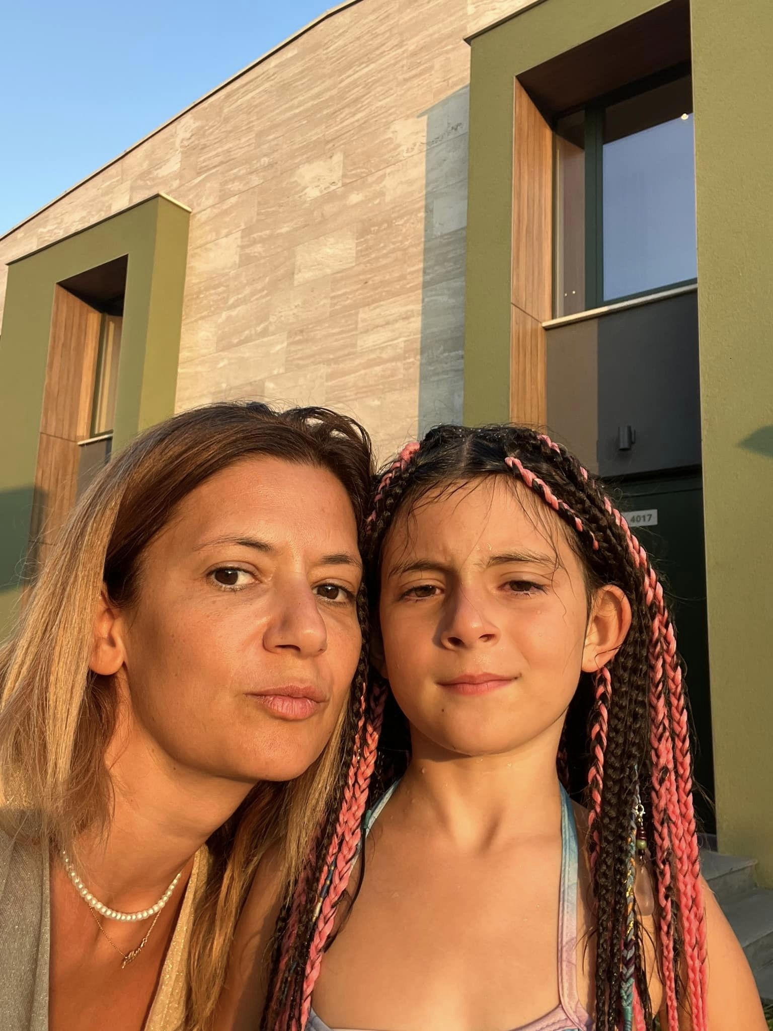 Primul interviu la dublu cu Amalia Enache și fiica ei, Alma.