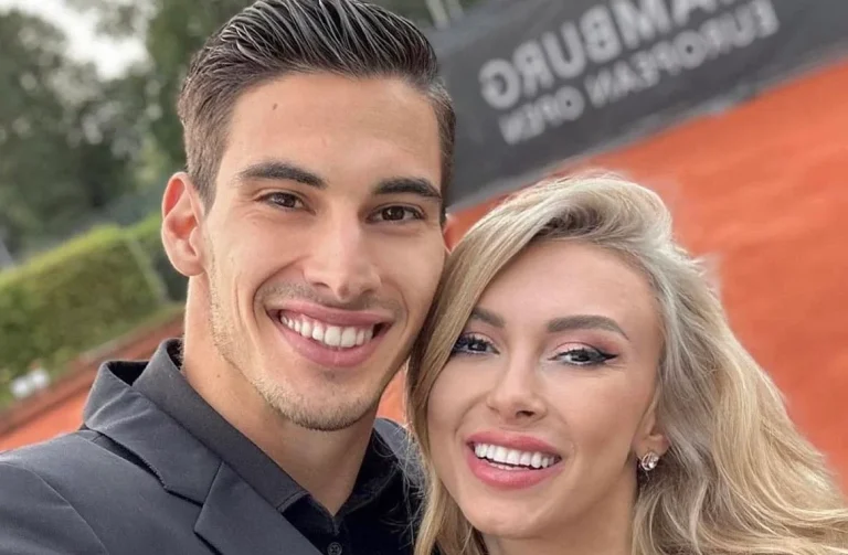 Andreea Bălan și Victor Cornea au ajuns în Laponia. Cine i-a însoțit: “E prima vacanță în formulă de 5”. Primele imagini