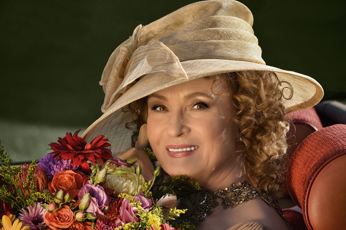 Angela Similea, plina de eleganta la 77 de ani