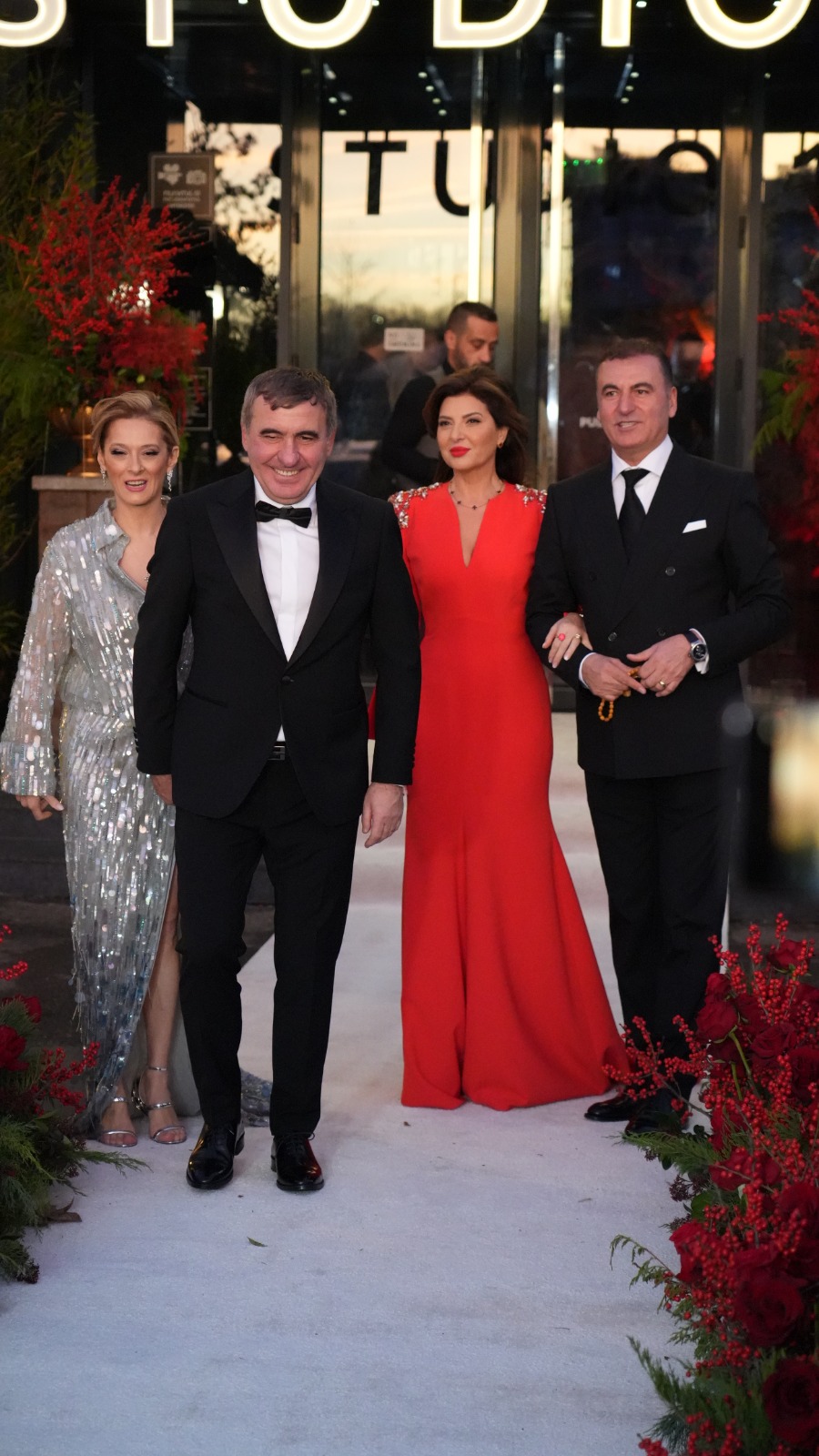 Cat de bine arata soacra lui Ianis Hagi 5