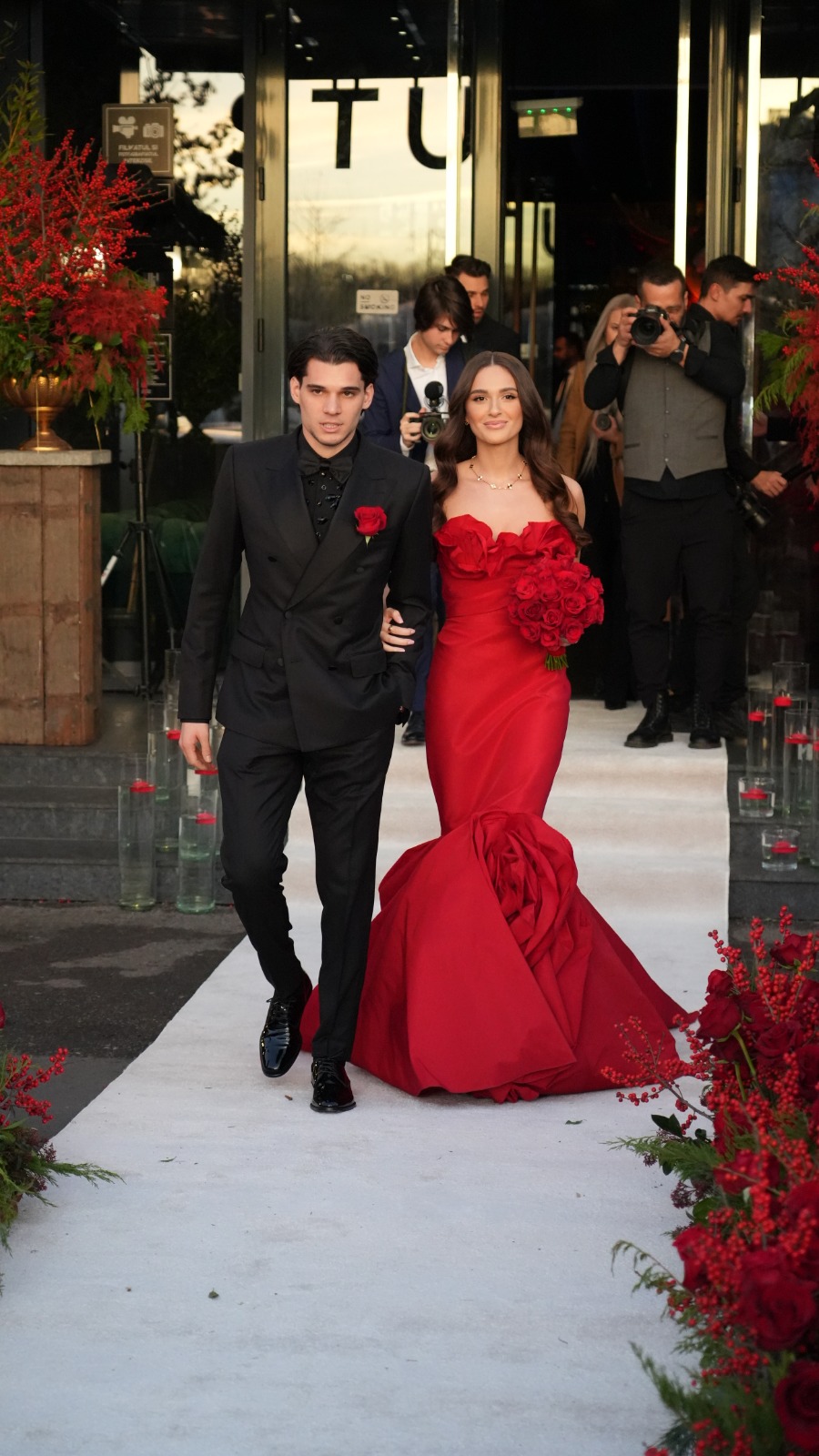 Cat de bine arata soacra lui Ianis Hagi 7