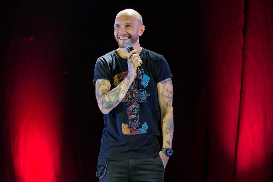 Catalin Bordea isi spune povestea intr-un show de stand-up, care va rula in cinematografe 5