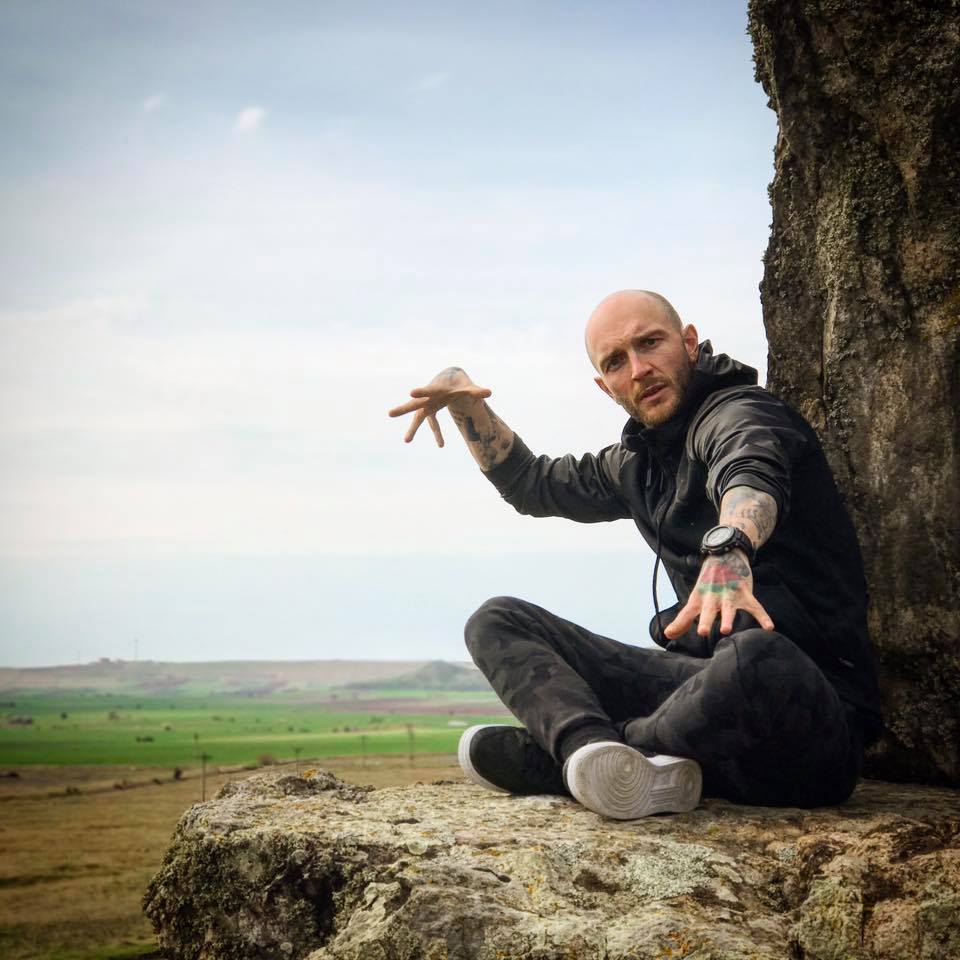 Catalin Bordea isi spune povestea intr-un show de stand-up, care va rula in cinematografe 6