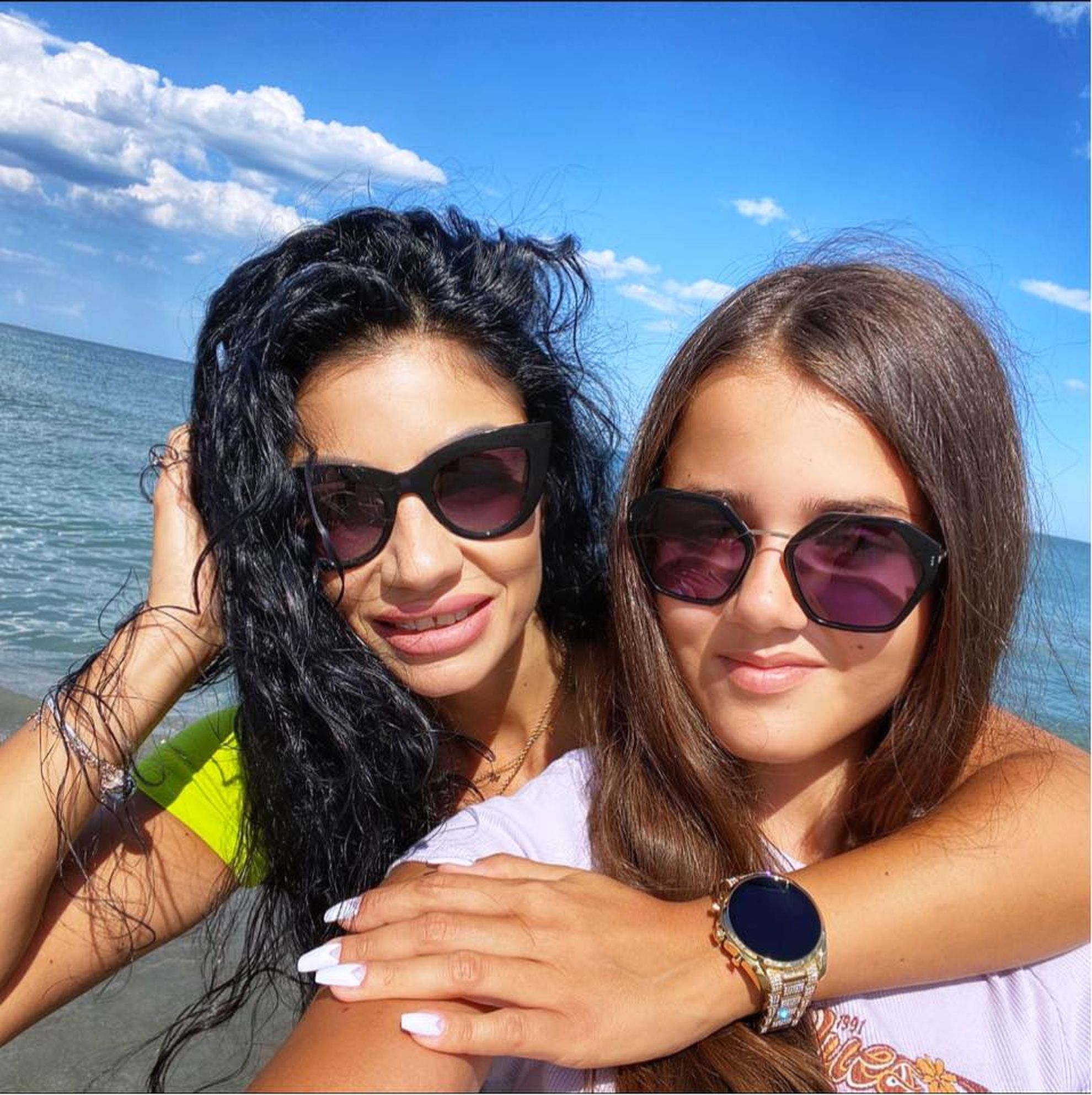 Ce fac acum Monica și Raluca de la trupa Angels. S-au retras din muzică în plină glorie, incredibil cu ce se ocupă în prezent