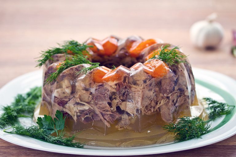 Ce să pui întotdeauna în piftie ca să iasă limpede. Singurul ingredient pe care trebuie să îl adaugi de fiecare dată