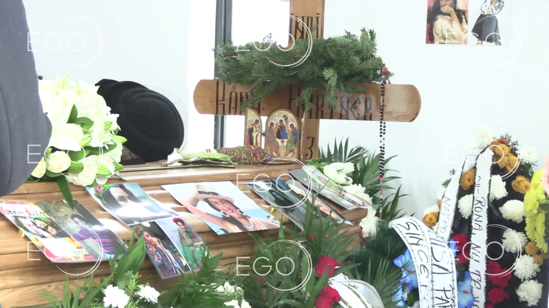 Ce s-a văzut pe sicriul Ronei Hartner