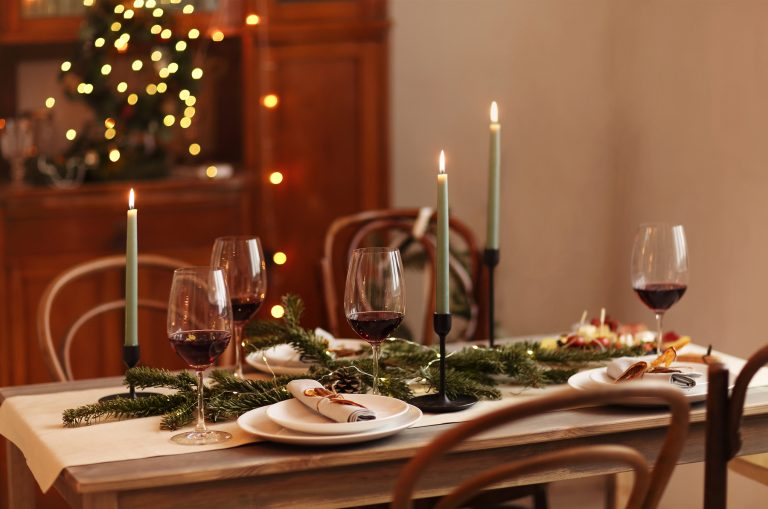 Ce să pui pe masa de Revelion pentru a atrage abundența. 5 alimente care nu trebuie să lipsească