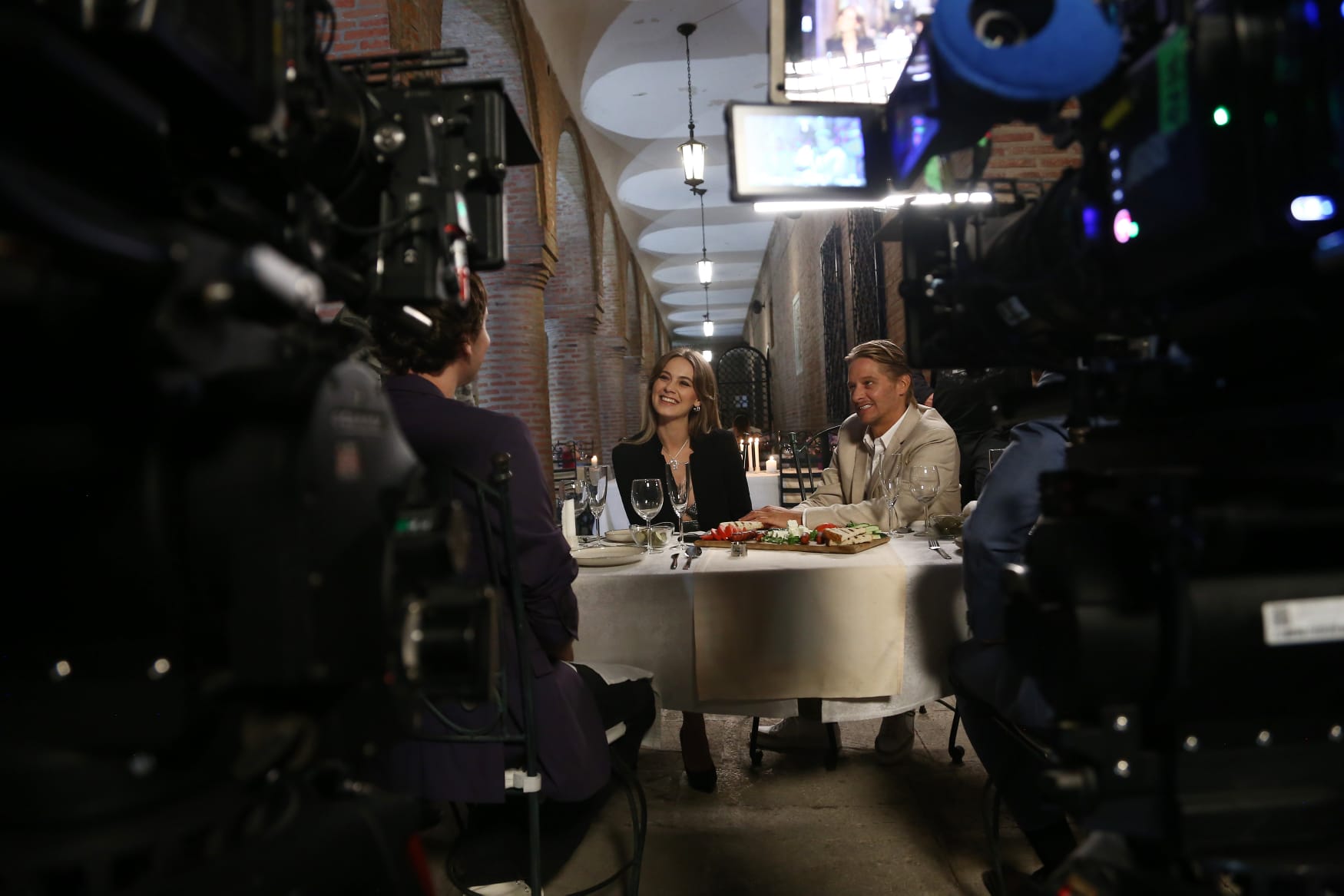 Cine este James Longshore, actorul american din serialul Lasă-mă, îmi place! Camera 609. A jucat cu nume mari de la Hollywood