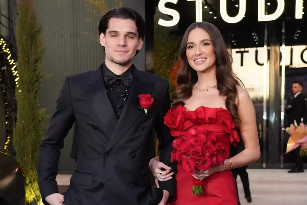 Cum arata inelul purtat de Elena Tanase la cununia cu Ianis Hagi 2