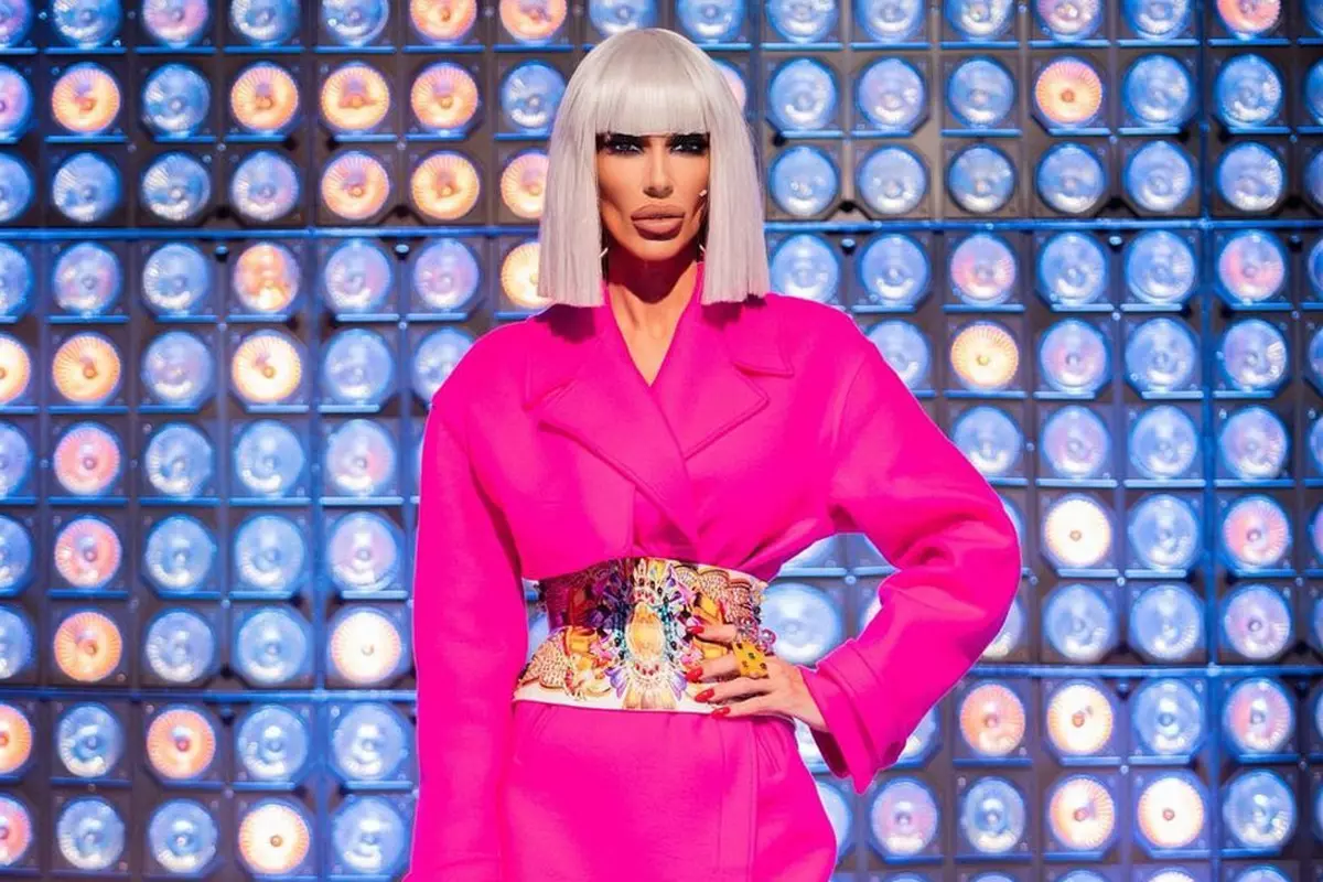 Cum arata si ce facea Raluca Badulescu, inainte de a ajunge celebra 2