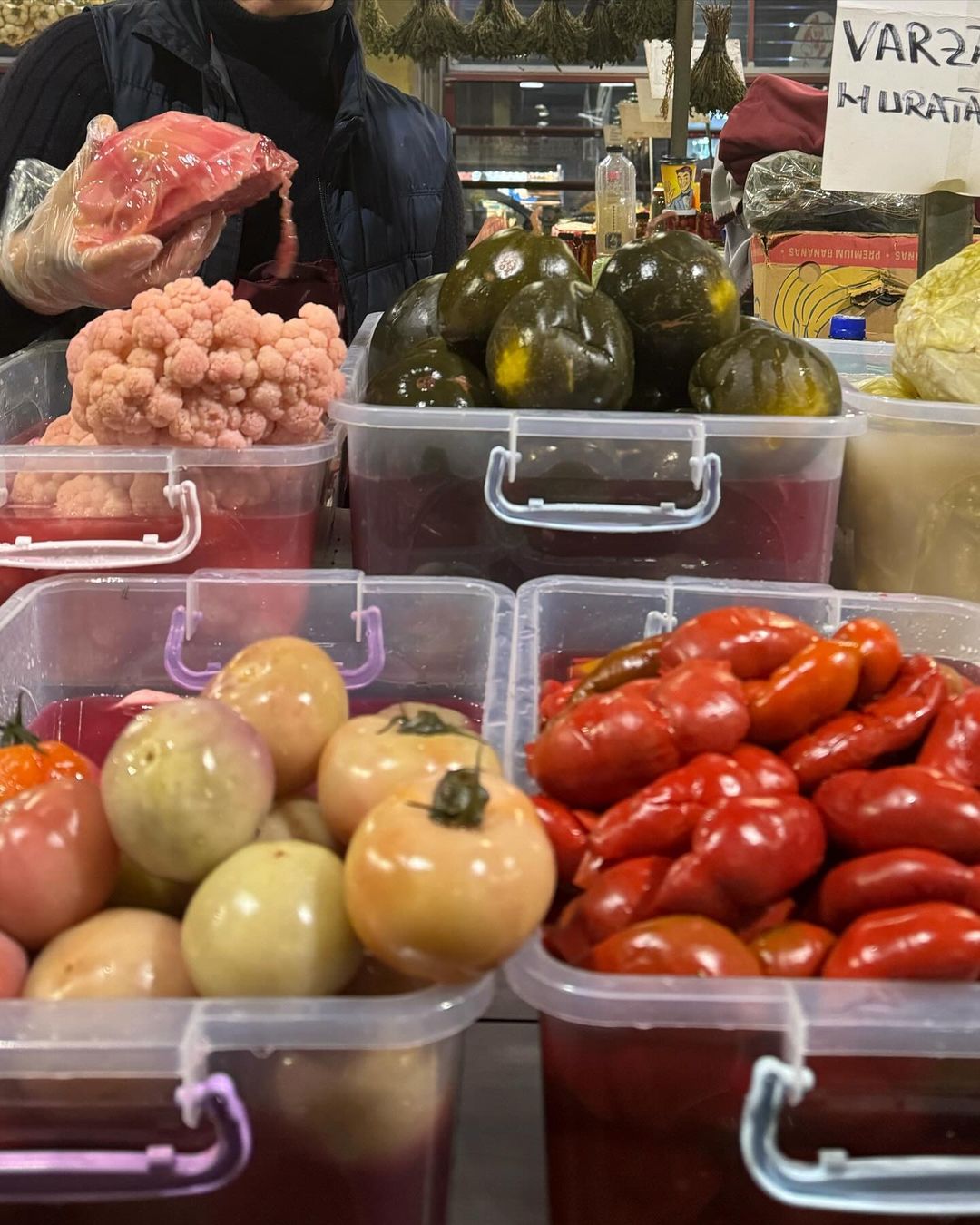 Delia a rupt internetul în două cu poza asta. Cum s-a filmat în magazin 6