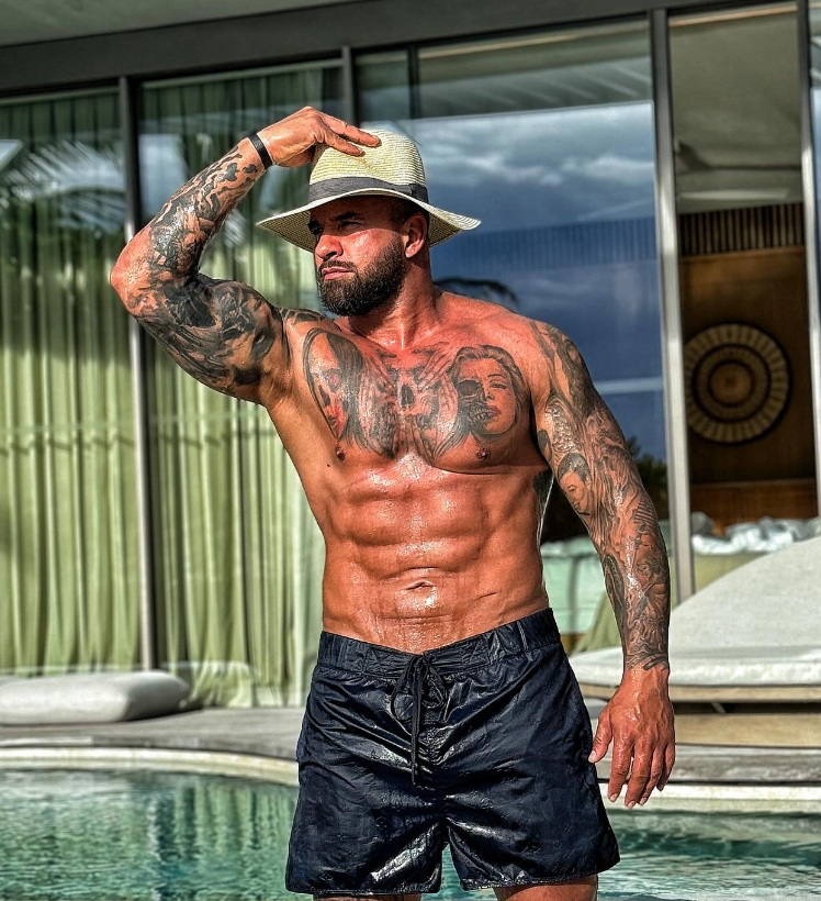 Ema Uta e istorie! Cine este noua iubită a lui Alex Bodi, brunetă voluptoasă l-a cucerit imediat