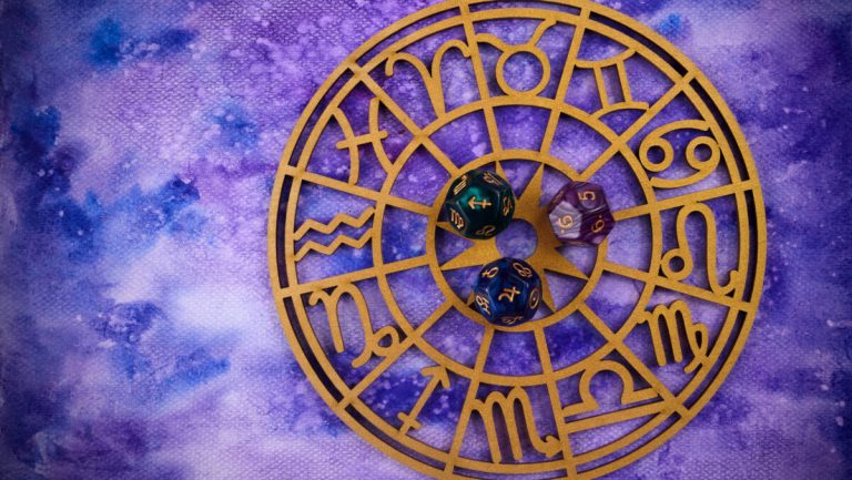 Horoscop zilnic 25 decembrie. Zodia care are parte de o super surpriză în ziua de Crăciun, ce se anunță pentru ceilalți nativi