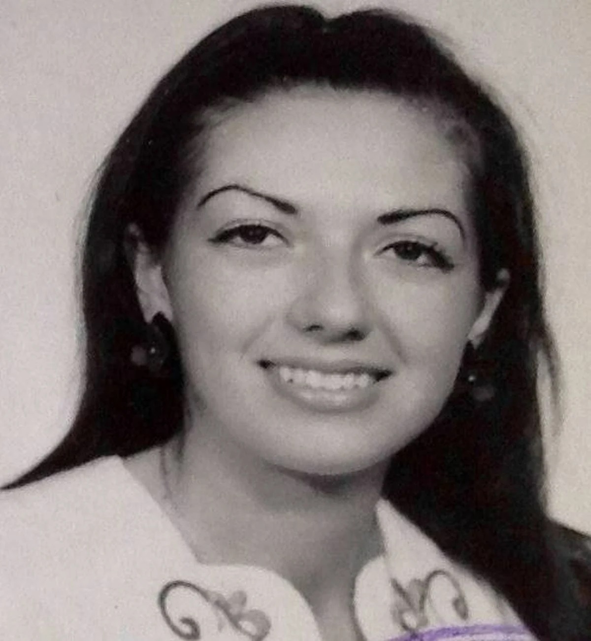 Imagini inedite cu Carmen Harra din tinerețe. Cât de frumoasă era, atrăgea toate privirile FOTO