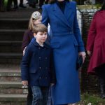 Kate Middleton, superba la slujba de Craciun intr-un palton albastru 4