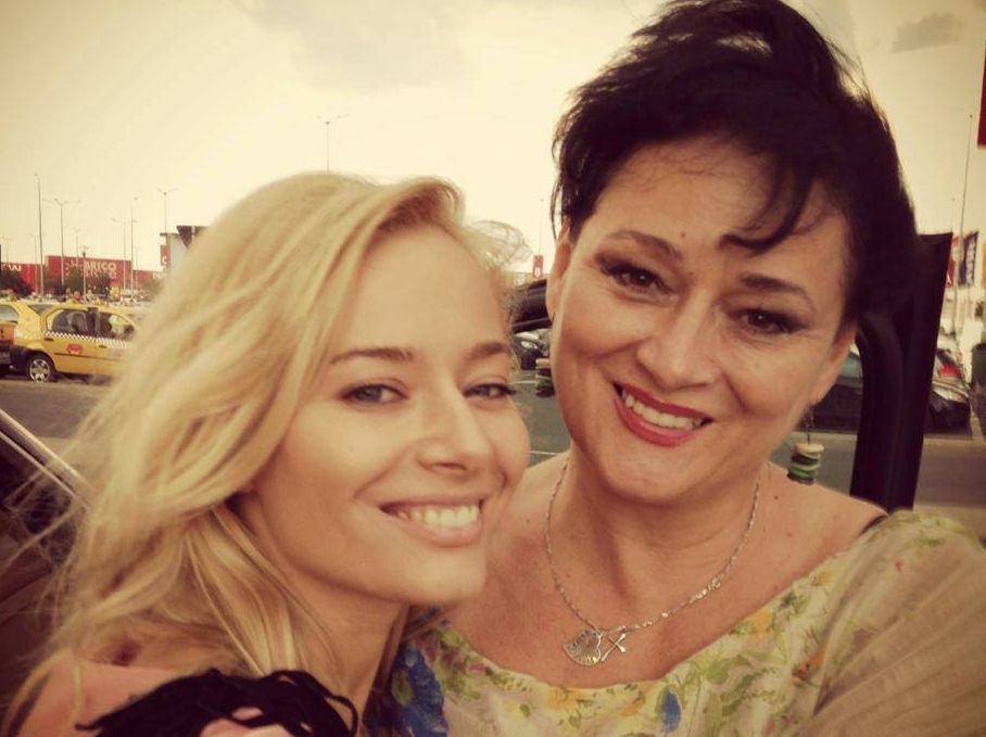 Laura Cosoi, în doliu. Vedeta e devastată de durere, mesajul copleșitor