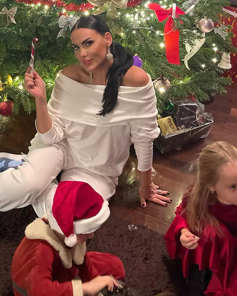 Lavinia Pirva a publicat imagini rare din casa lui Stefan Banica Jr 5