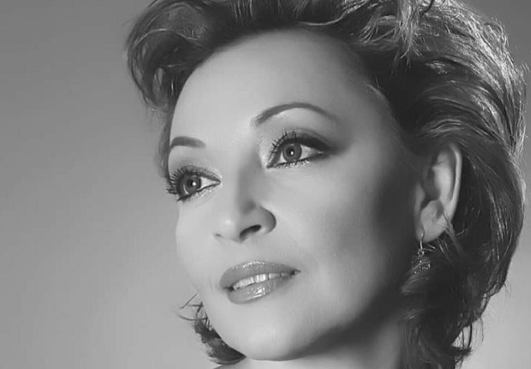 O recunoști? A cunoscut culmile succesului la Pro TV, apoi a dispărut din showbiz. Aparițiile ei au făcut senzație