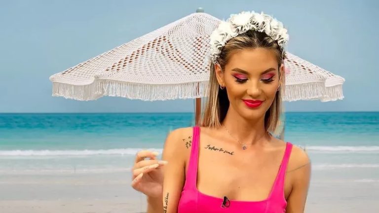 Ramona Olaru, apariție de senzație pe plajă. Asistenta TV arată demențial în costum de baie FOTO