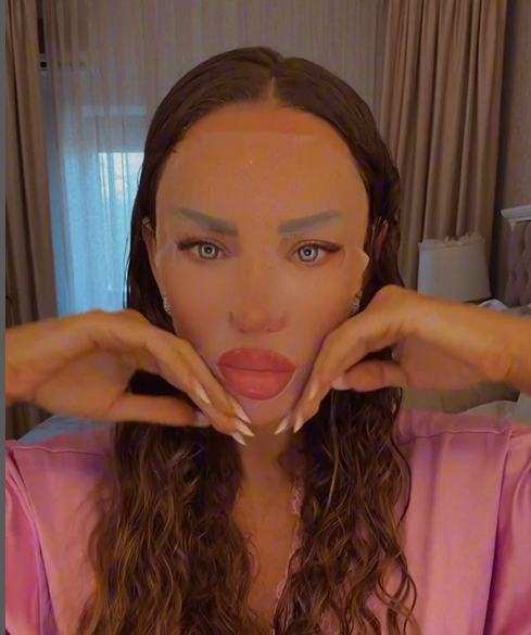 Sătulă să fie aspru criticată, Bianca Drăgușanu a renunțat la machiaj și filtre. Cum arată ea de fapt, mulți și-au dorit să o vadă așa