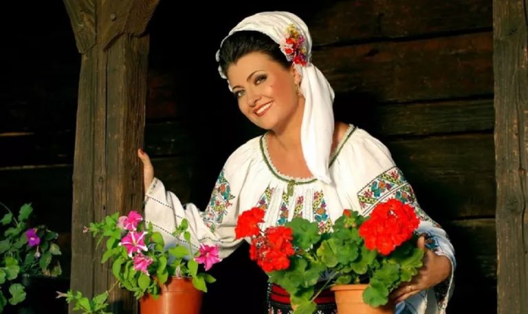 Steliana Sima recunoaște că are o dependență nu tocmai obișnuită: ”Mai greu până ajung să pun punct” VIDEO EXCLUSIV