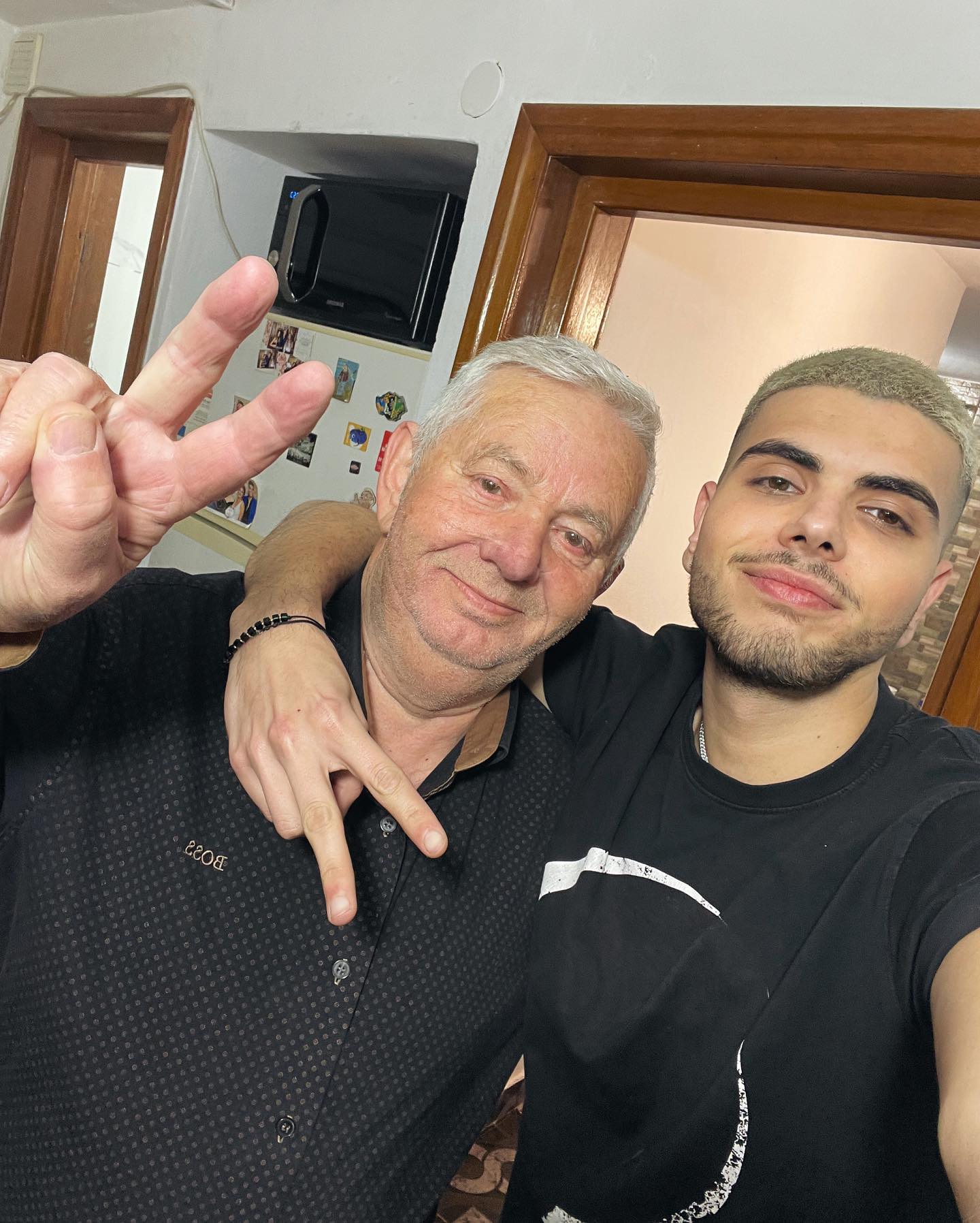 Tatăl lui Andrei Bănuță plânge când îl vede pe acesta jucând în serialul Groapa