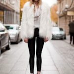 Trucuri de stil pentru a purta haina de blană în funcție de vârstă. Regulile de aur ale designerilor