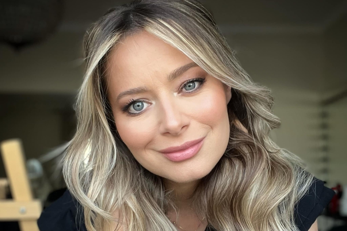 Uite ce sora frumoasa are Laura Cosoi