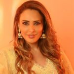 Cum arăta Iulia Vântur în adolescență. Iubita lui Salman Khan, apariție răvășitoare. Cu ce se ocupa la doar 15 ani