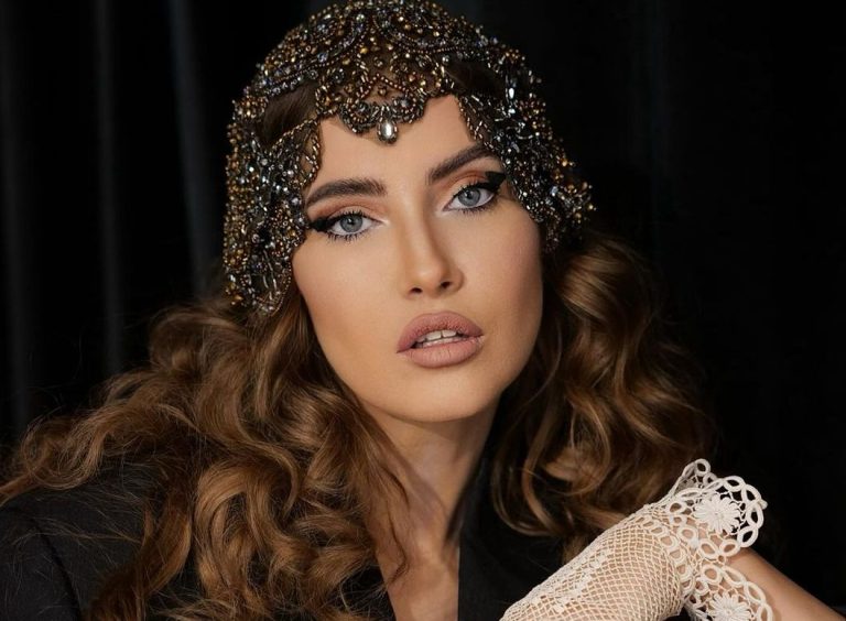 Pe Iulia Albu o știu mulți români de la TV, însă nimeni nu vorbește de sora ei. Uite cât de frumoasă e Karin