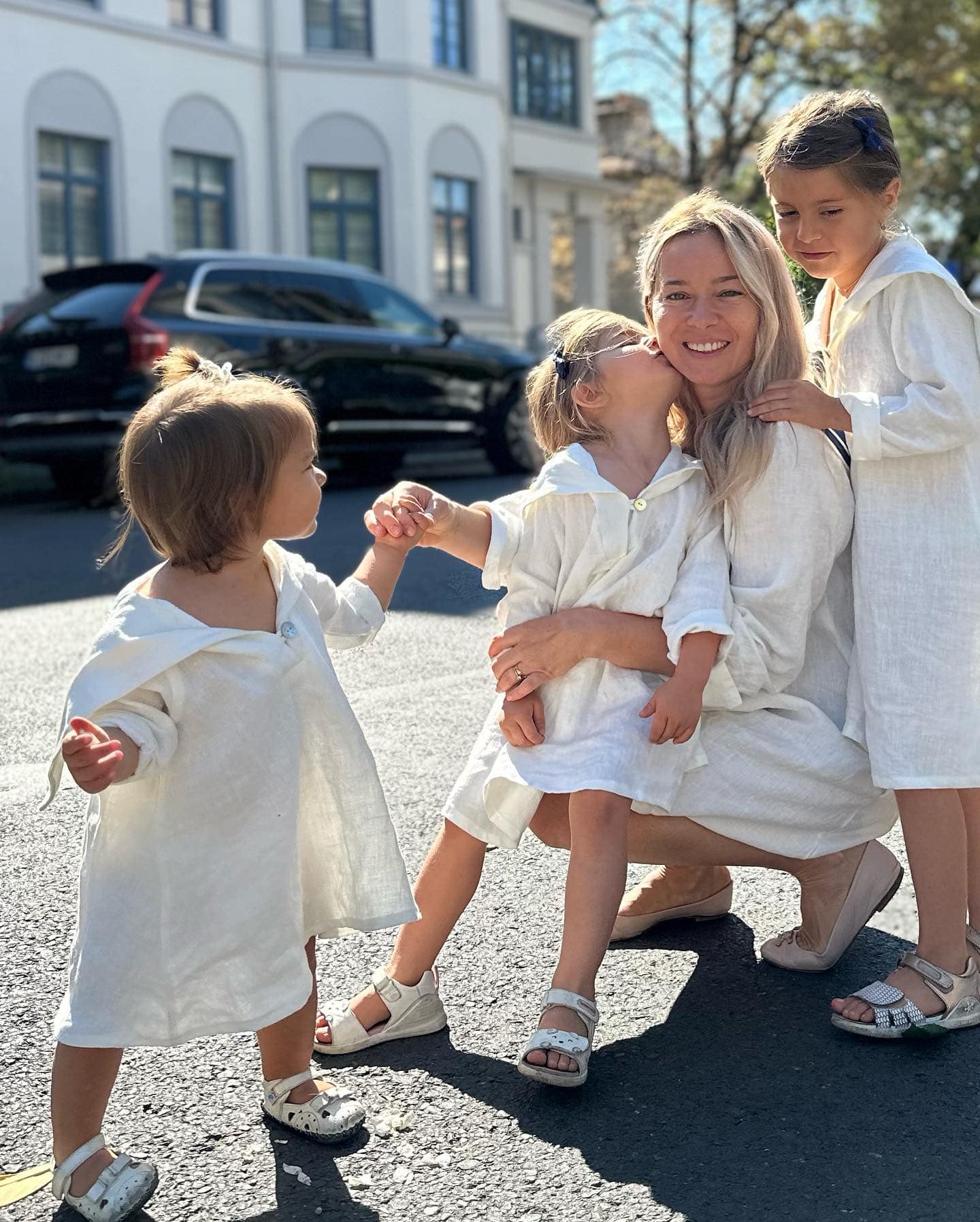 Fiicele Laurei Cosoi au dobândit un obicei care îi amuză teribil pe părinți.