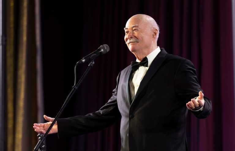 Ce face Tudor Gheorghe pentru un tonus de invidiat la 78 de ani: “Nu îmi e rușine să recunosc”. Ritualul de la care nu se abate