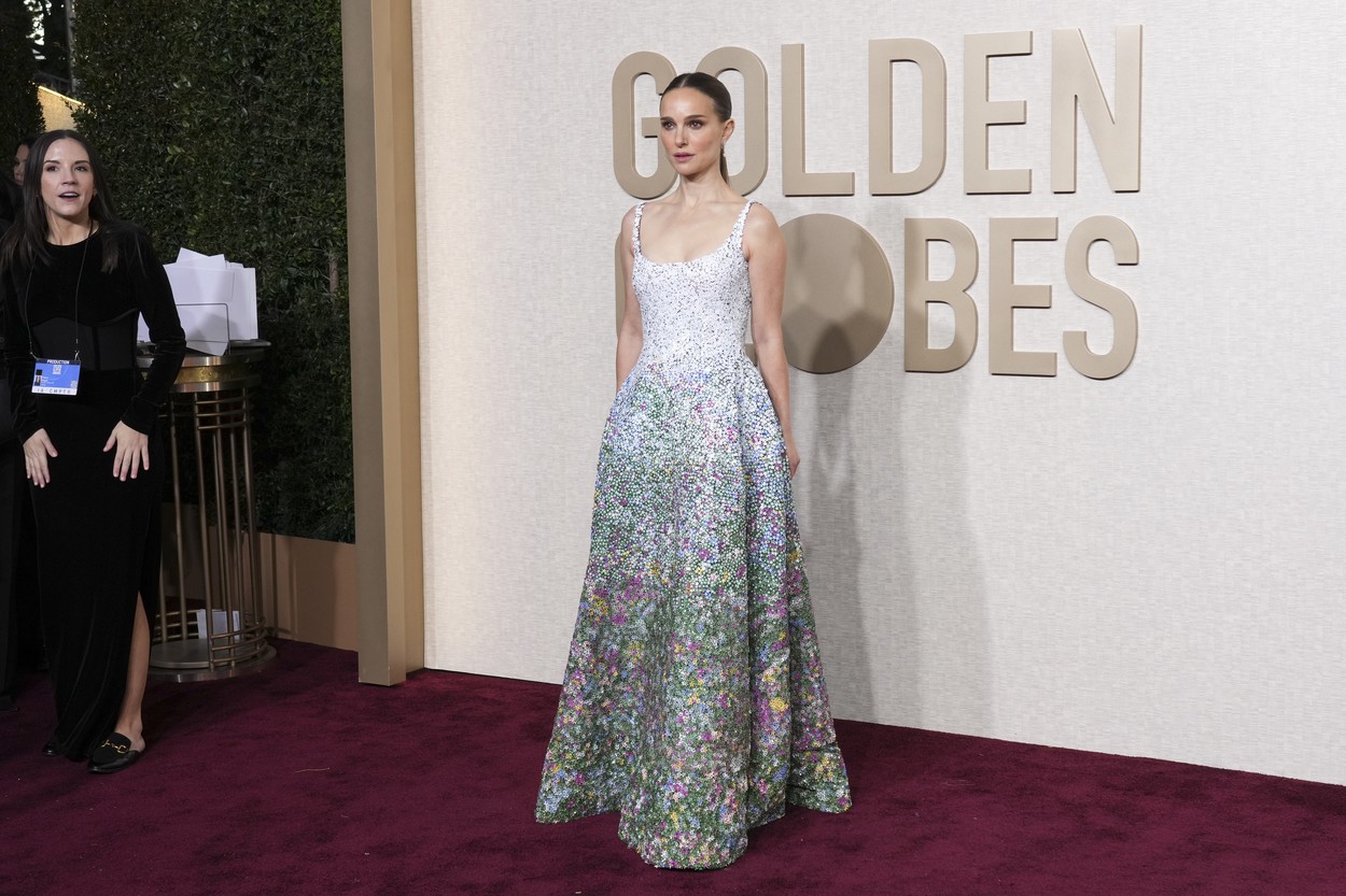 Actrita care a purtat cea mai deosebita rochie la Globurile de Aur 2024 8