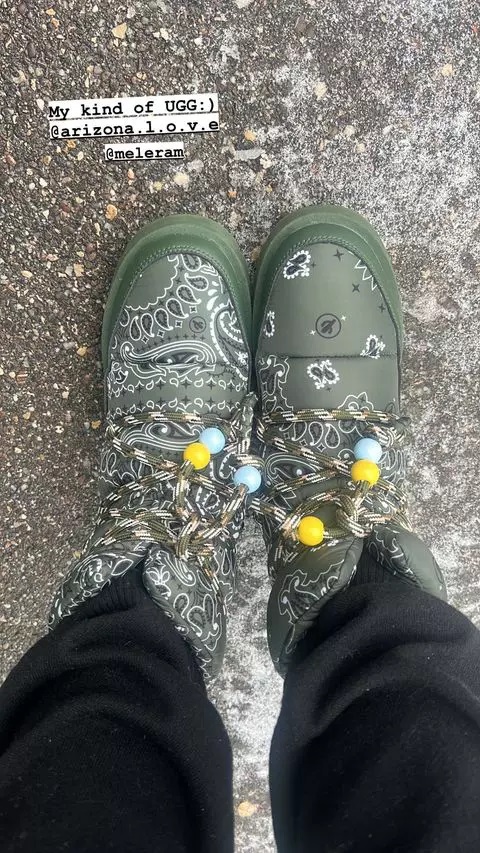 Andreea Esca, în pas cu moda și când nu apare la Pro TV. Apariție în cele mai cool cizme, cât costă perechea