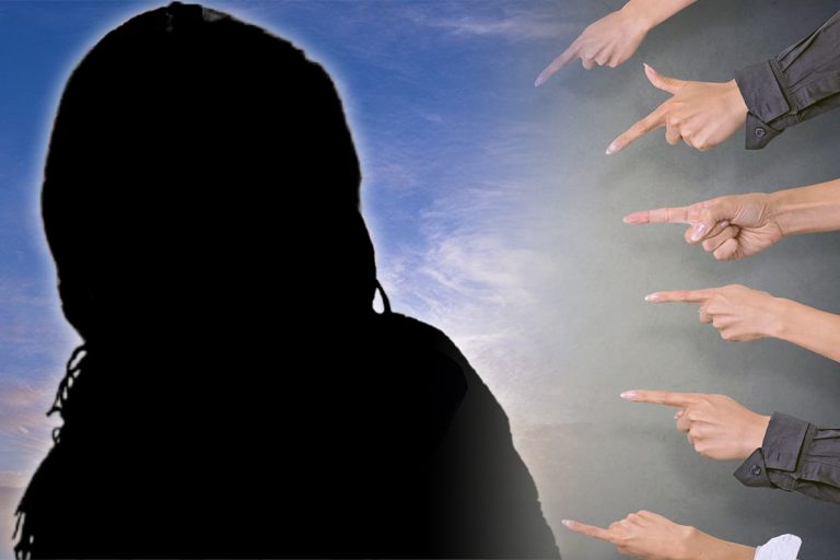 Cântăreață celebră, distrusă de operațiile estetice la 43 de ani. Abia mai poate să deschidă ochii, imagini greu de privit