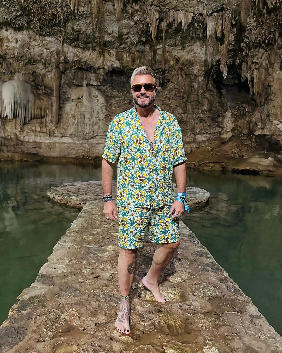 Catalin Botezatu, aspru criticat pentru aparitia din vacanta exotica 4