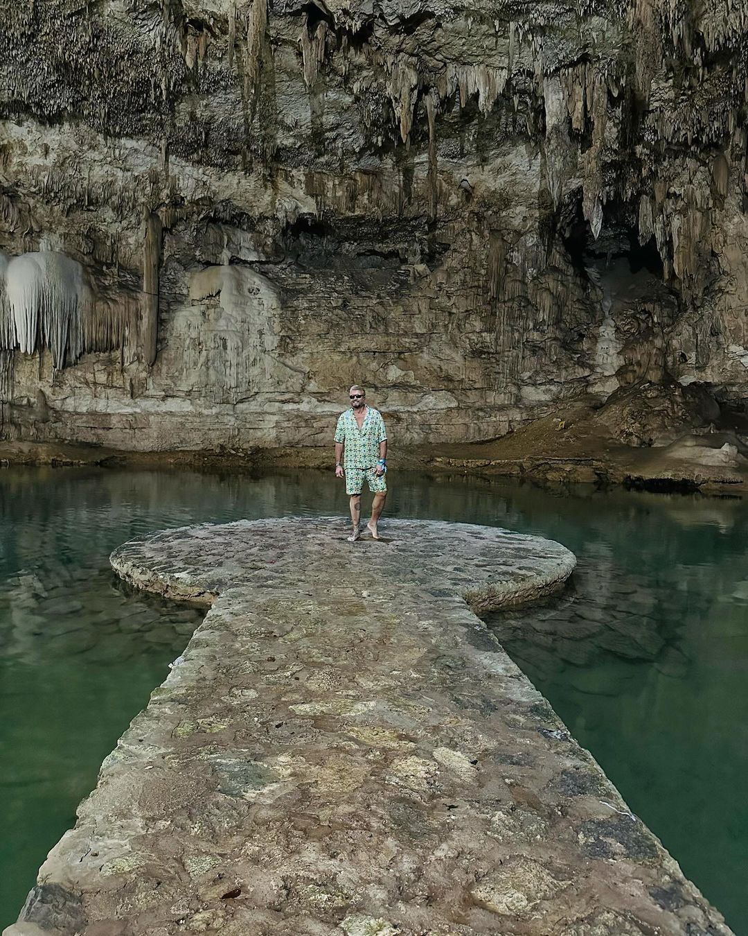 Catalin Botezatu, aspru criticat pentru aparitia din vacanta exotica 5